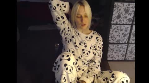 Sasha online show from September 18, 2025, 4:14 am