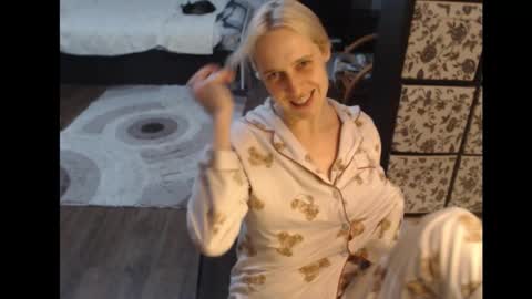 Sasha online show from November 4, 2025, 1:32 pm