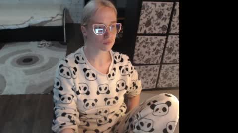 Sasha online show from April 16, 2026, 4:08 pm