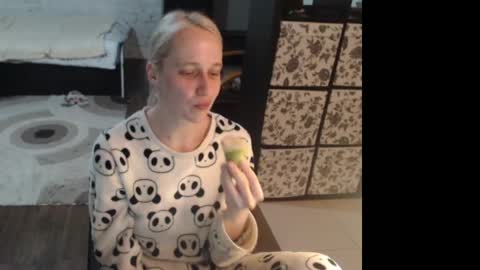 Sasha online show from April 19, 2026, 8:55 pm