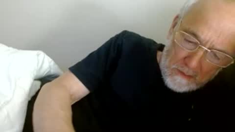 mrtease5 online show from April 16, 2026, 3:40 am