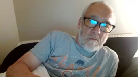 Snapshot of mrtease5 chatting on April 22, 2026, 4:04 am mrtease5 online show from April 22, 2026, 4:04 am