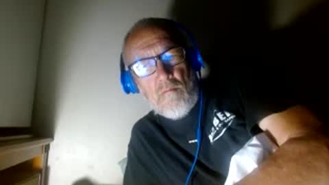 Snapshot of mrtease5 chatting on May 10, 2026, 10:42 am mrtease5 online show from May 10, 2026, 10:42 am