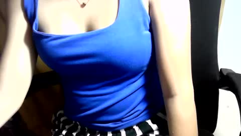 Snapshot of ms_asian19 chatting on July 4, 2026, 12:44 pm ms_asian19 online show from July 4, 2026, 12:44 pm