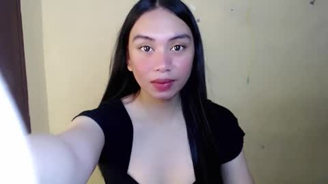Bella online show from May 25, 2026, 3:23 am