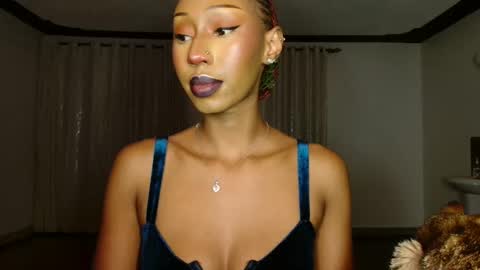 ms_crystal online show from November 13, 2025, 3:33 pm