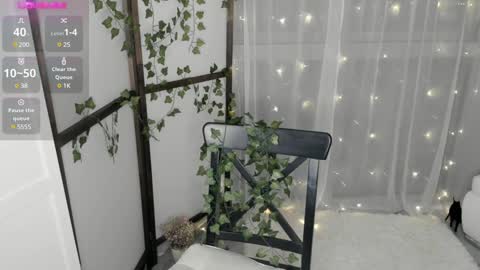 Snapshot of ms_elizabethqueen chatting on December 2, 2024, 6:43 pm Elizabeth online show from December 2, 2024, 6:43 pm