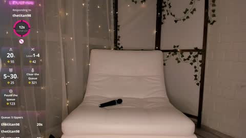 Snapshot of ms_elizabethqueen chatting on January 23, 2025, 11:15 pm Elizabeth online show from January 23, 2025, 11:15 pm