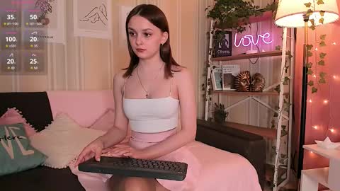 Snapshot of ms_elizabethqueen chatting on October 7, 2025, 12:35 pm Elizabeth online show from October 7, 2025, 12:35 pm