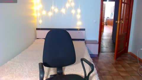 Snapshot of ms_karina_rus chatting on December 22, 2024, 10:49 am online show from December 22, 2024, 10:49 am