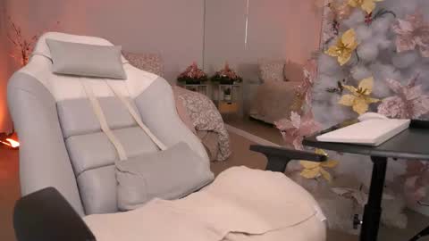 Samantha online show from December 18, 2024, 5:04 am