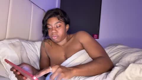 mskitty000 online show from March 23, 2026, 2:26 am