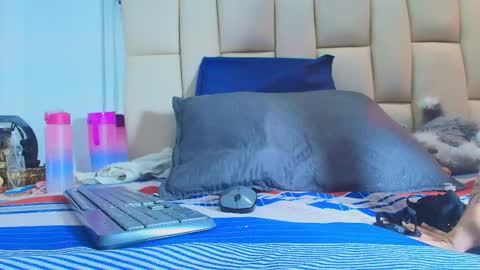 FERNANDA 3 online show from December 23, 2025, 3:04 am