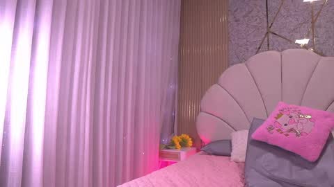 Manuela  online show from April 25, 2026, 3:09 am