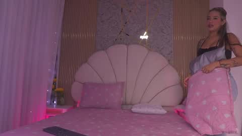 Manuela  online show from May 9, 2026, 3:12 am