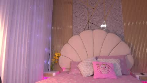 Manuela  online show from May 17, 2026, 3:15 am