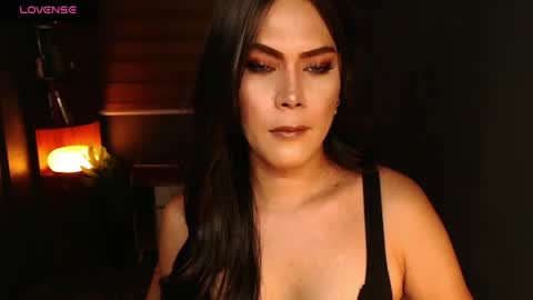 Snapshot of msveeyxo1 chatting on April 1, 2026, 9:23 pm Veey online show from April 1, 2026, 9:23 pm