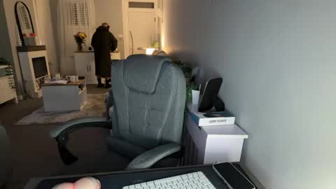 mtb1697 online show from November 16, 2025, 11:43 pm