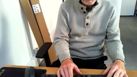 Snapshot of mucfag chatting on October 24, 2025, 9:28 am mucfag online show from October 24, 2025, 9:28 am