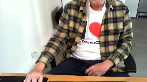 Snapshot of mucfag chatting on May 11, 2026, 7:03 am mucfag online show from May 11, 2026, 7:03 am