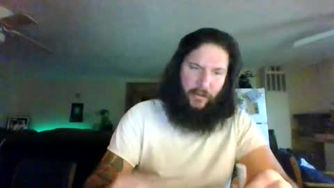 Snapshot of mudge chatting on January 5, 2025, 10:50 pm Mudge online show from January 5, 2025, 10:50 pm