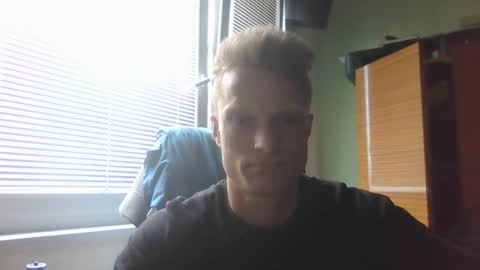 Snapshot of mugis420 chatting on June 19, 2026, 7:34 am mugis420 online show from June 19, 2026, 7:34 am