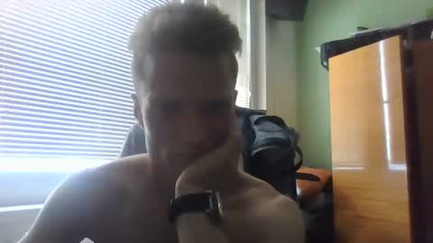 Snapshot of mugis420 chatting on July 15, 2026, 2:00 pm mugis420 online show from July 15, 2026, 2:00 pm