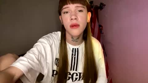 Snapshot of mun_poli chatting on September 21, 2025, 5:25 pm Polik online show from September 21, 2025, 5:25 pm