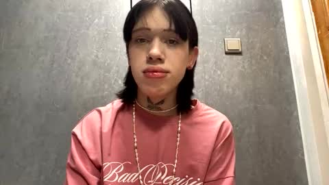 Snapshot of mun_poli chatting on November 17, 2025, 10:04 pm Polik online show from November 17, 2025, 10:04 pm