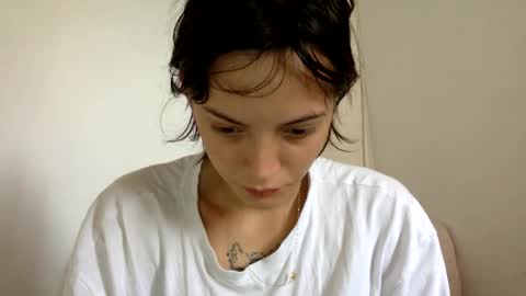 Snapshot of munchi_ chatting on January 22, 2025, 2:14 pm   online show from January 22, 2025, 2:14 pm