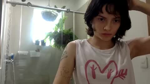 Snapshot of munchi_ chatting on February 13, 2025, 3:24 pm   online show from February 13, 2025, 3:24 pm