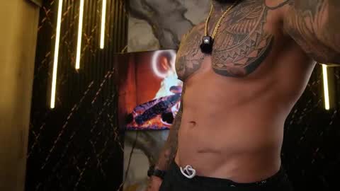 Snapshot of muscle_man19 chatting on May 19, 2026, 5:14 am Nick online show from May 19, 2026, 5:14 am