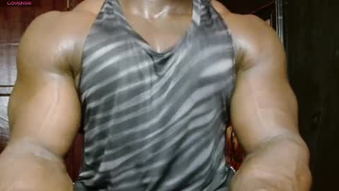 musclegod23 online show from April 10, 2026, 1:22 am