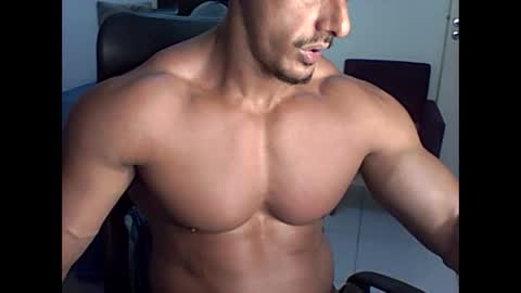 muscleoss online show from November 18, 2025, 11:37 pm