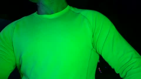 Snapshot of muscles_hulk chatting on June 27, 2026, 12:37 am Hulk Muscles - NEW ACCOUNT online show from June 27, 2026, 12:37 am