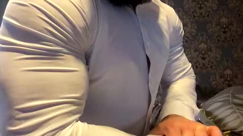 Snapshot of muscularjuggler chatting on September 23, 2025, 1:41 am muscularjuggler online show from September 23, 2025, 1:41 am