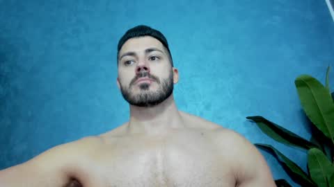 Snapshot of muscularmaster chatting on January 22, 2025, 10:18 am muscularmaster onlyfans online show from January 22, 2025, 10:18 am
