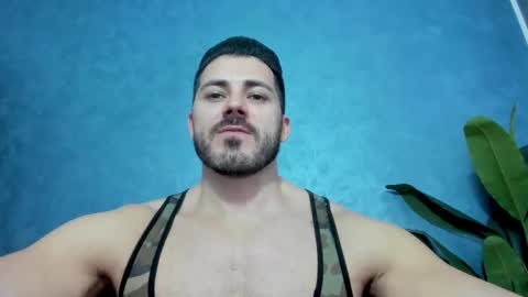 Snapshot of muscularmaster chatting on February 21, 2025, 10:04 pm muscularmaster onlyfans online show from February 21, 2025, 10:04 pm