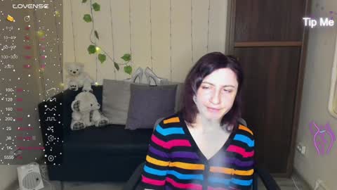 Snapshot of muse_kitty_jenia chatting on January 17, 2025, 6:44 pm Jenya online show from January 17, 2025, 6:44 pm