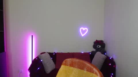 Jeneva online show from February 6, 2026, 7:06 pm