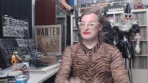 Muziknerd online show from September 14, 2025, 5:39 am