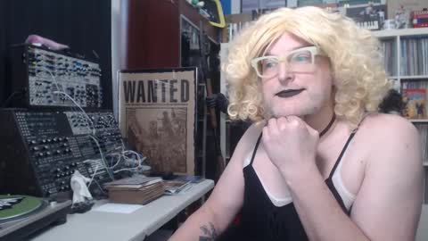 Muziknerd online show from February 5, 2026, 9:30 pm