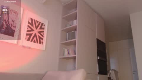 Snapshot of my_hannah chatting on December 15, 2024, 7:02 am Hannah  welcome  online show from December 15, 2024, 7:02 am