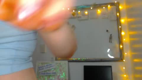     sara      i know you love me xoxox     online show from February 13, 2026, 8:54 am