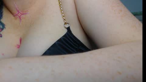     sara      i know you love me xoxox     online show from March 23, 2026, 2:04 am