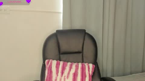 LIA online show from October 12, 2025, 10:09 pm