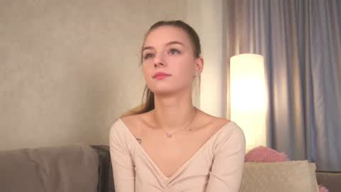 Snapshot of my_little_pollly chatting on June 17, 2026, 1:12 pm Polly online show from June 17, 2026, 1:12 pm