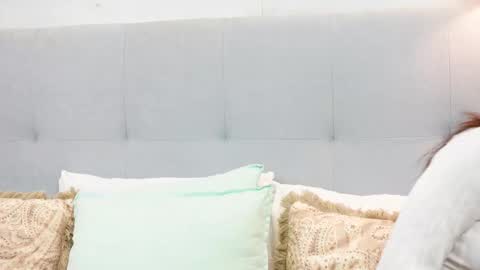 Snapshot of myamuse chatting on October 14, 2025, 5:52 am MyaMuse online show from October 14, 2025, 5:52 am