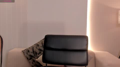 Snapshot of myaravachi chatting on February 2, 2025, 6:42 pm Mya Ravachi online show from February 2, 2025, 6:42 pm