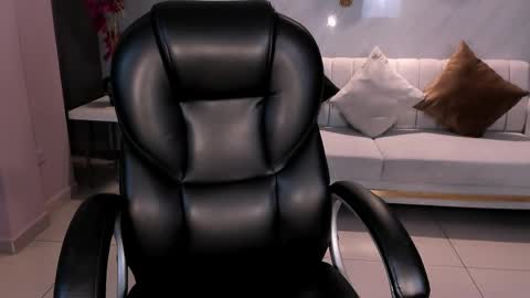 Snapshot of myaravachi chatting on March 5, 2025, 3:29 am Mya Ravachi online show from March 5, 2025, 3:29 am